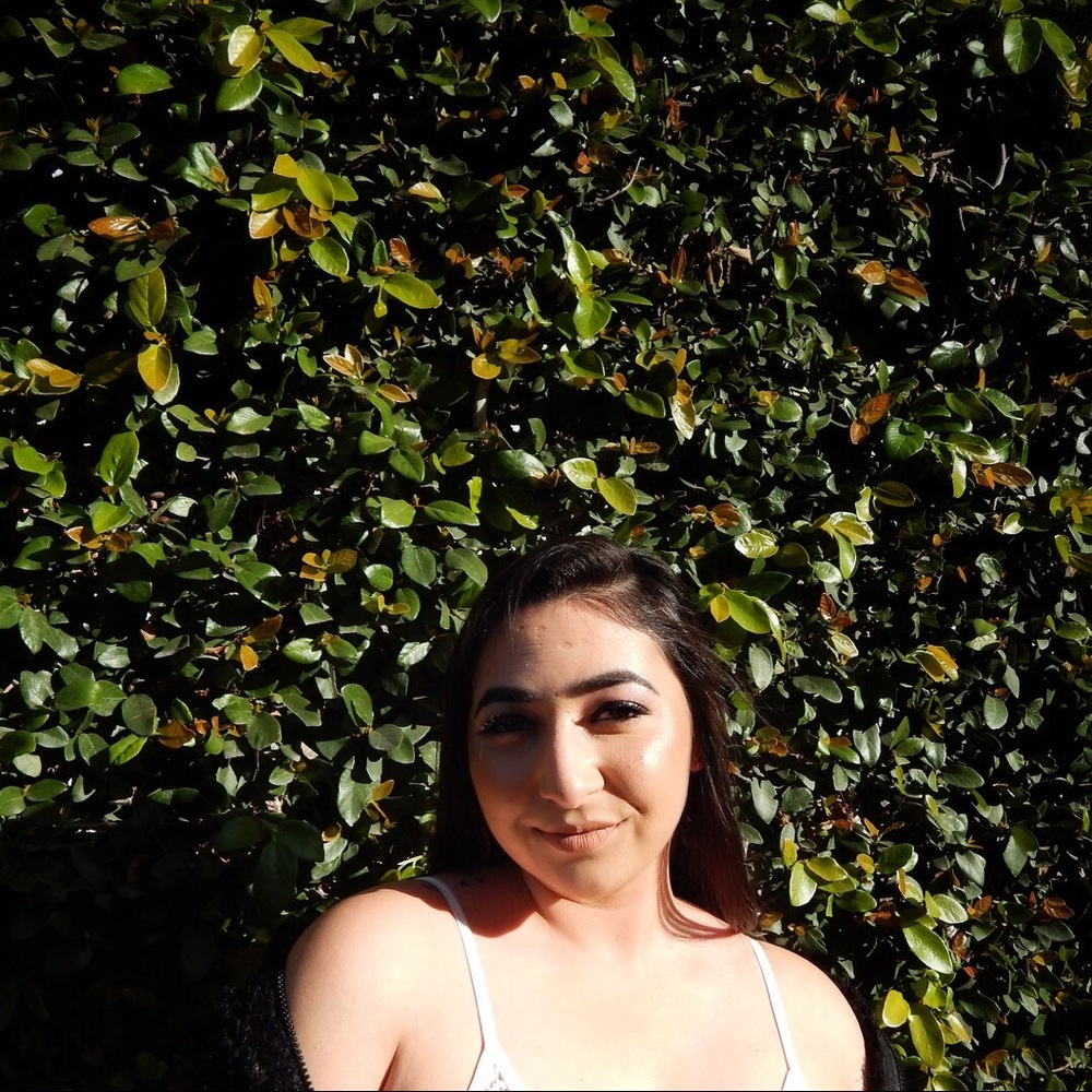 Meet your Posher, Thalia